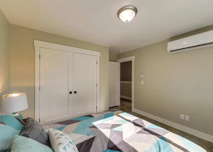 Modern Apt - 7 Mi To St. Anthony Sand Dunes!