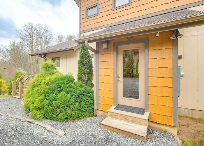 Peaceful Cabin Getaway, 15 Minutes From Asheville