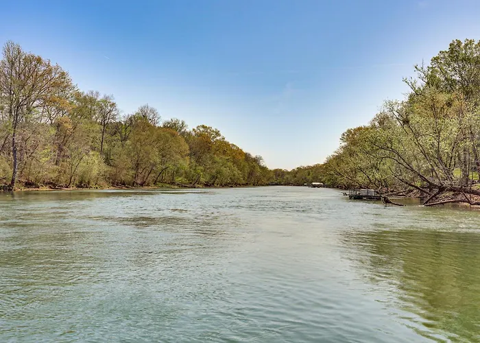Private Dock: 'The River House' In Heber Springs!