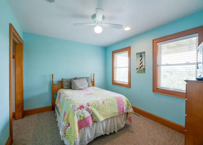 Quiet Hatteras Duplex With Decks ~ 1 Mile To Beach