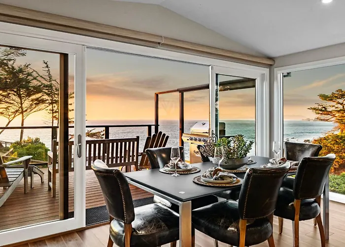 Private Blufftop Retreat With Ocean Views & Hot Tub