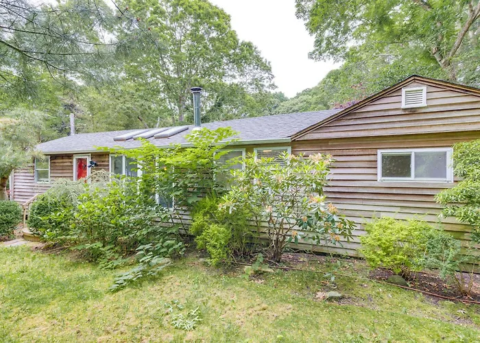 Hamptons Vacation Rental W/ Saltwater Pool