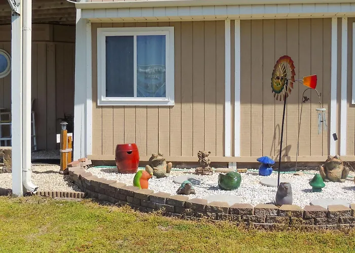 Sneads Ferry Vacation Rental Studio W/ Water Views