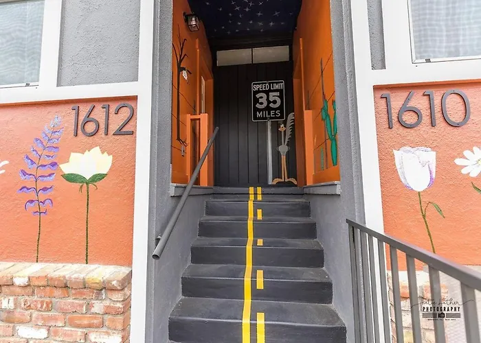 Downtown Dwelling 1612