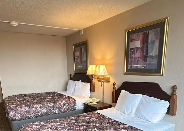 Napoleon Inn And Suites