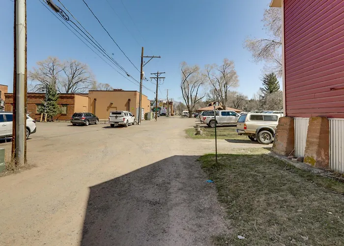 Walkable Apt In Carbondale: 'Luxury Artist'S Loft'