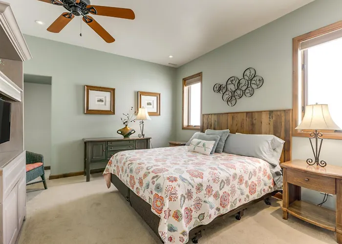 Walkable Apt In Carbondale: 'Luxury Artist'S Loft'