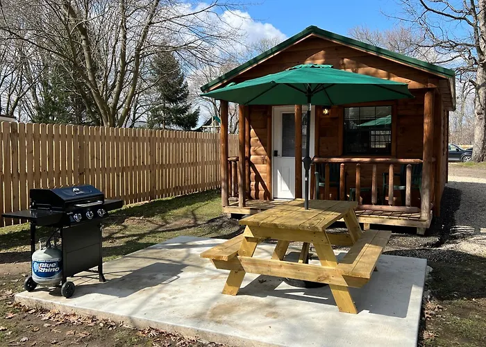 Sister Lakes Glamping Cabin At Wonder Woods #4