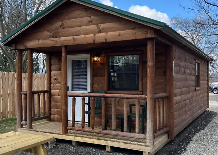 Sister Lakes Glamping Cabin At Wonder Woods #3