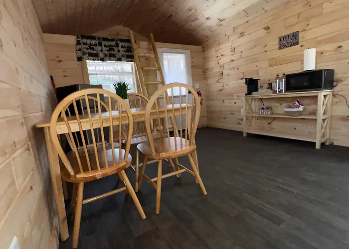 Sister Lakes Glamping Cabin At Wonder Woods #3