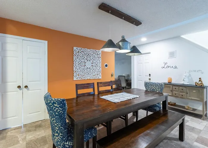 Pet-Friendly Beach Getaway, Relax By The Bay!
