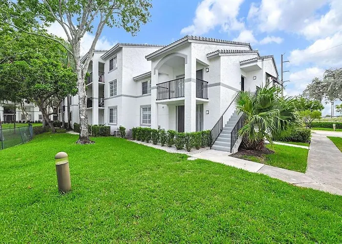 Elegant 1Br Retreat With Pool Gym Tennis Court