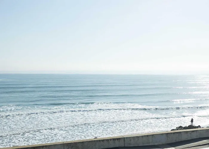Hampton Tides-Ocean View-Top Floor With Balcony