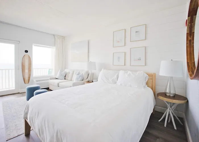 Hampton Tides-Ocean View-Top Floor With Balcony