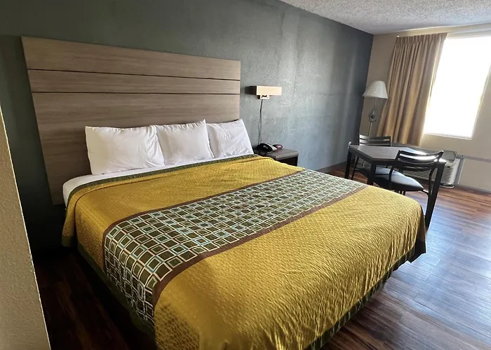 Super 8 By Wyndham Lumberton Nc