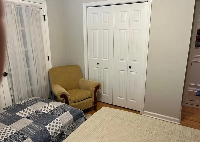 Spacious 3 Bedroom 2 Bath Condo Close To Five-Points In Athens