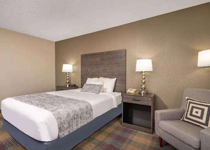 Baymont Inn Baldwin
