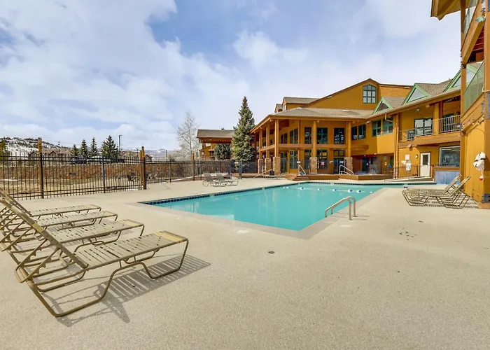 2 Mi To Granby Ranch: Mtn Condo W/ Hot Tub!