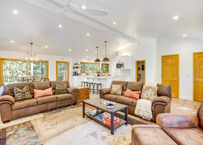 4 Mi To Slopes: Family-Friendly Stateline Home!