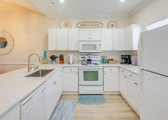 Resort Condo W/ Pool Access Near Barefoot Landing!