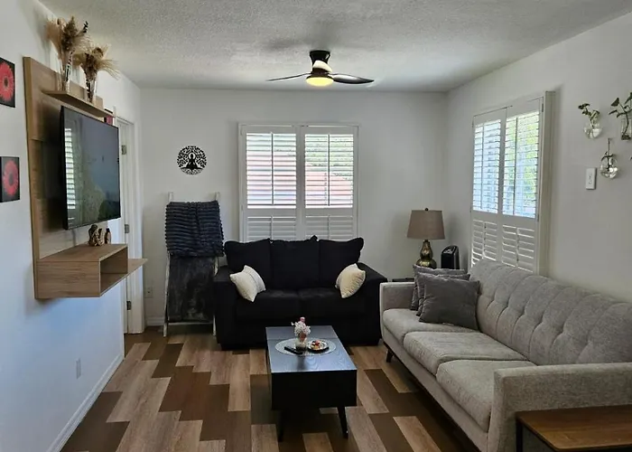 Newly Renovated Modern Studio
