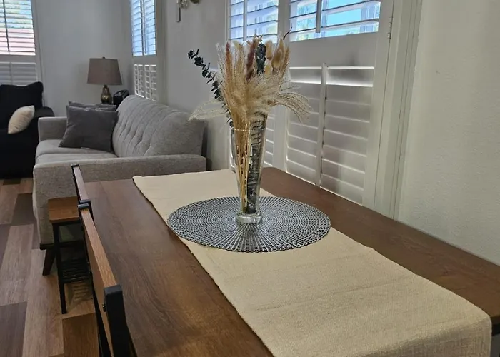 Newly Renovated Modern Studio