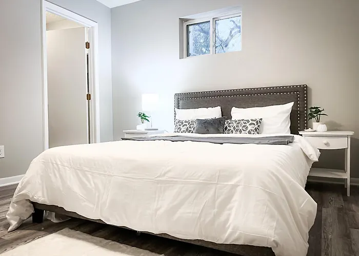 Sfa Retreat, Spacious Downtown Apartment