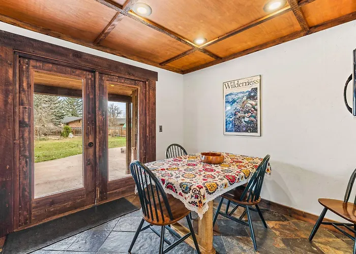 Meadows Valley Retreat - Pet-Friendly Home With Fire Pit, Large Fenced Yard, And Trailer Parking.