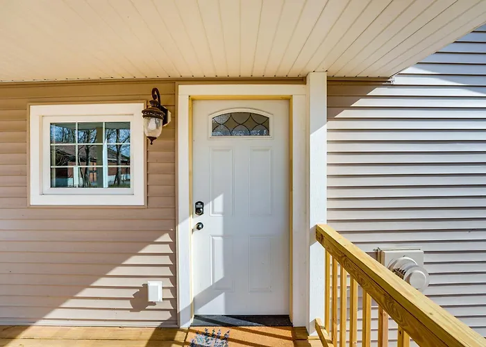 Boat, Fish & Hike: Cozy Getaway In Twin Lake!