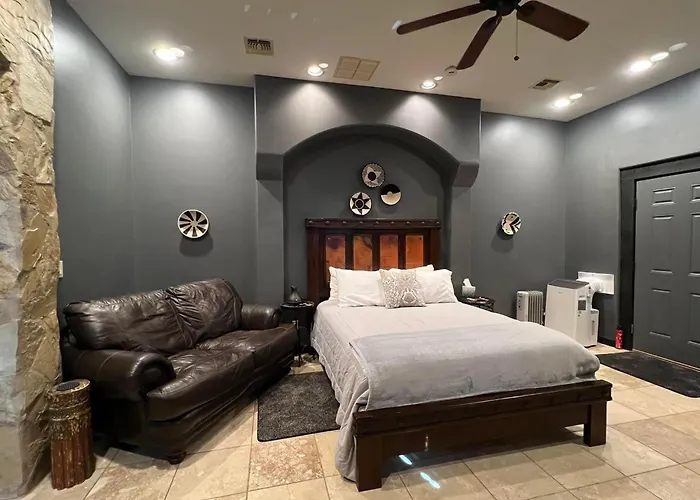 Sunset Suite - Cave Creek Guest Suites