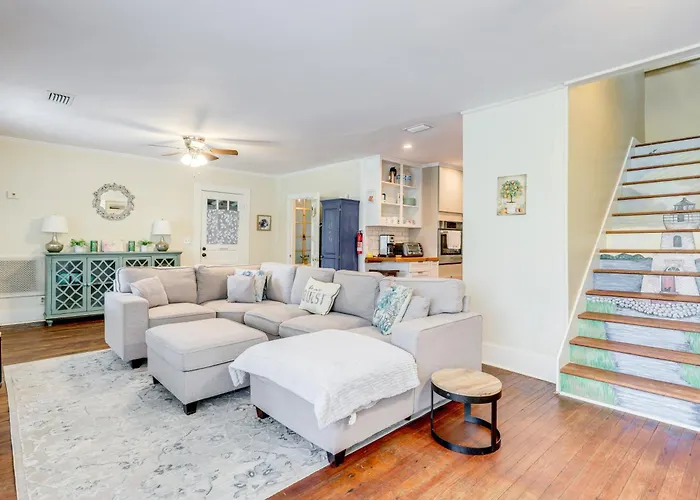 St. Marys Chic: Porch Living & Total Walkability!