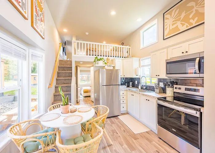 Rainforest Tiny Home Retreat Bohemian Cottage