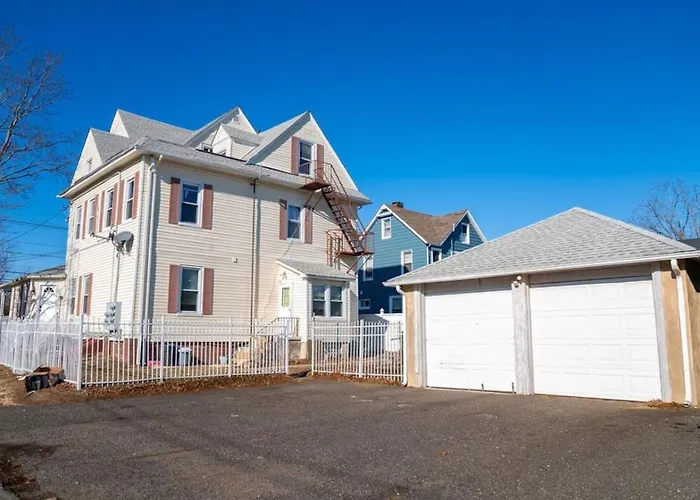 One Bed Retreat In Long Branch