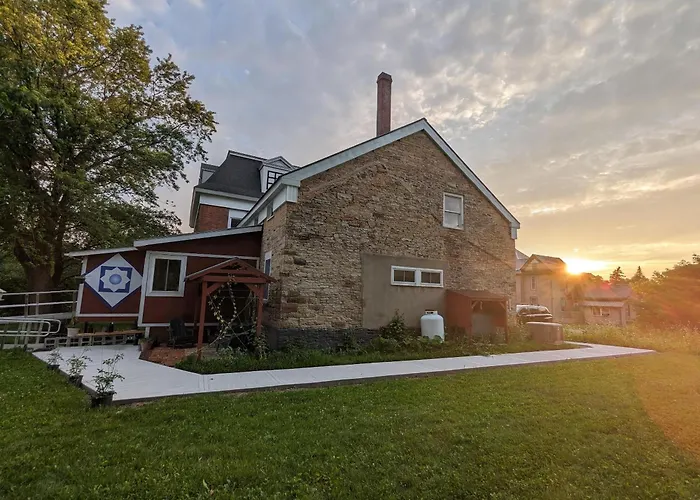 Foothills Lodge & Diner