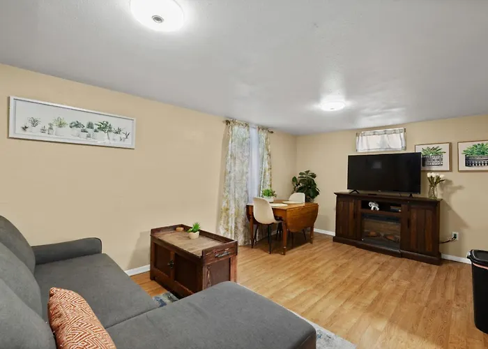 Bo360 Cheerful Home With Private Hot Tub