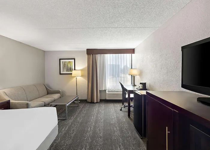 Best Western Luxbury Inn Fort Wayne