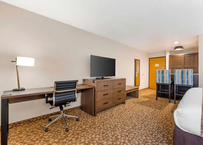 Best Western Plus Mill Creek Inn