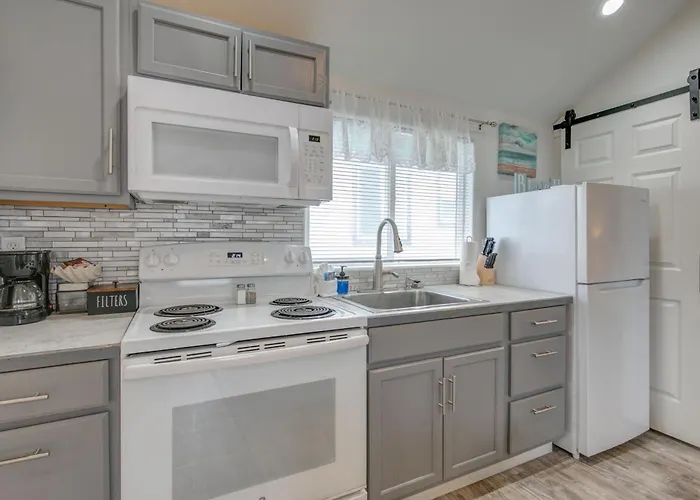Mermaid Cottage 1-Bedroom Beach Cottage