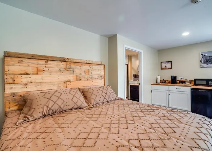 Studio Stay W/ Deck In Missouri Wine Country