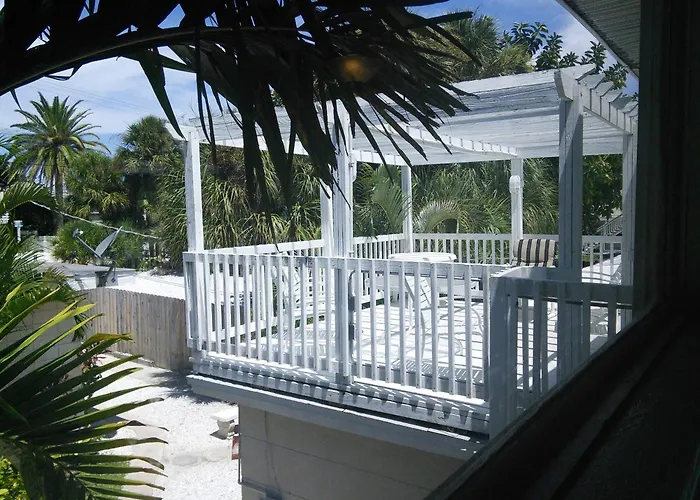 Casey Key 2-Bedroom Bay View