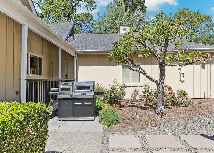 Charming 4Br Wine Country Getaway With Spa & Firepit