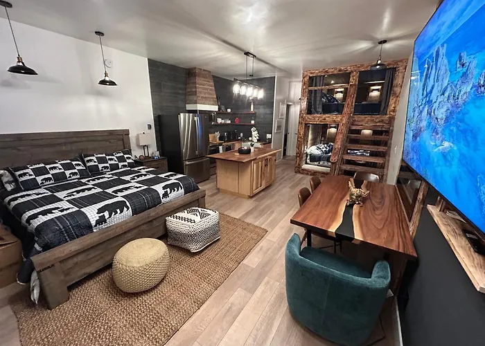 First Level Studio Unit #7 Close To Everything Bike, Ski, Swim Zephyr Cove!