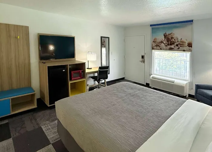 Days Inn By Wyndham Eglin Afb
