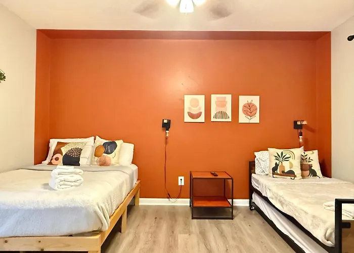 New 2B2B Entire Townhouse Place Cozy And Quiet Sp1271