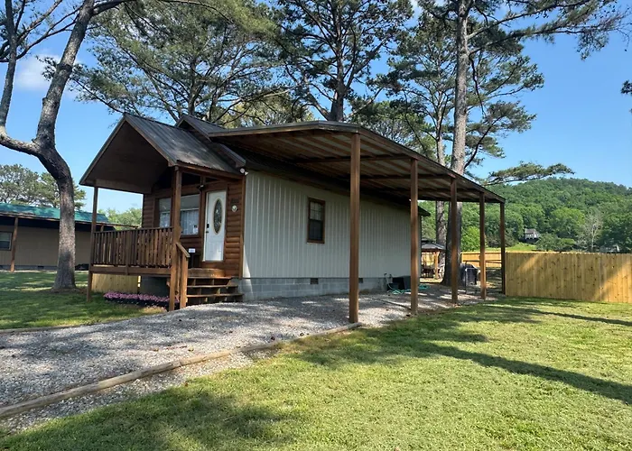 Rustic Chic Alabama Cabin W Loft Fire Pit Pet Friendly Fenced Yard Lake Guntersville - Coco Chateau