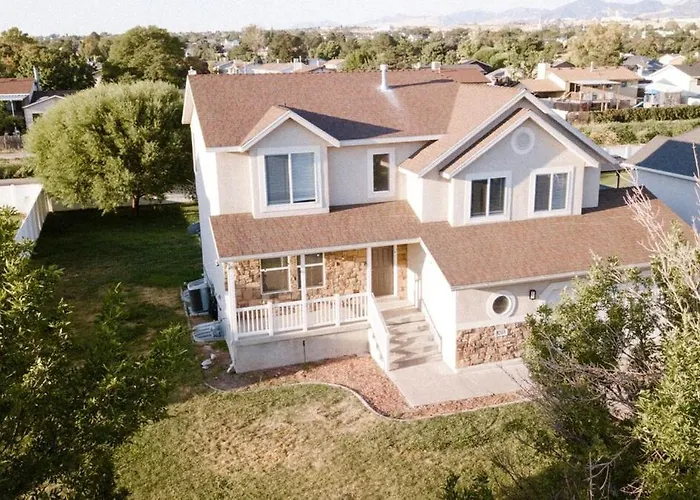 Family Retreat Near Slc Airport 6 Bedroom 3 Bath