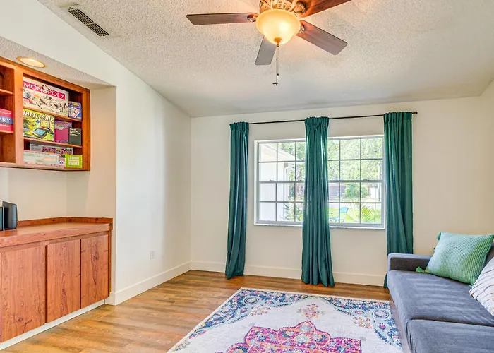 Private Pool & Lanai: Spring Hill Oasis