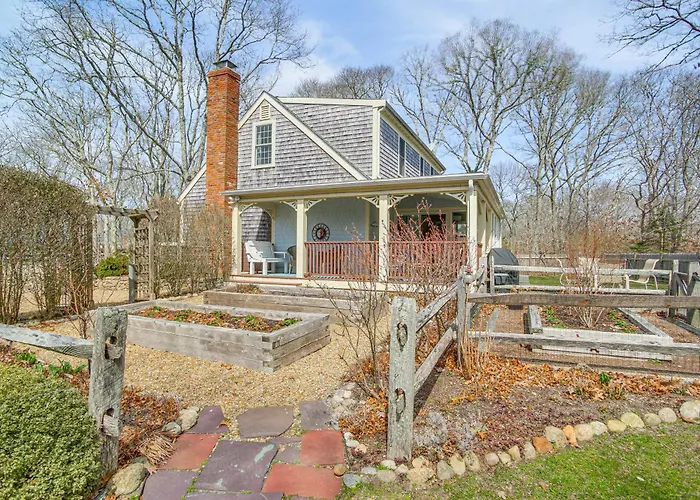 4 Mi To Inkwell Beach: Home In Oak Bluffs!