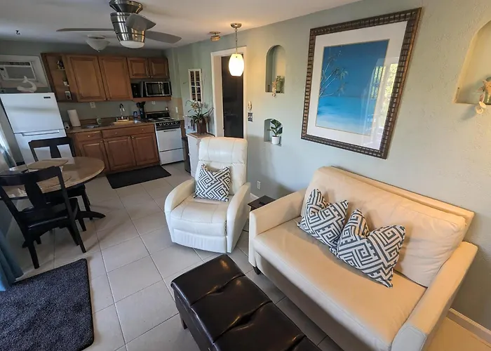 Casey Key 1-Bed Dockside Villa