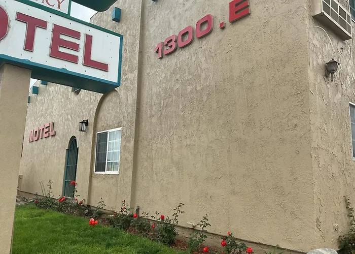 Crzy 8 Motel